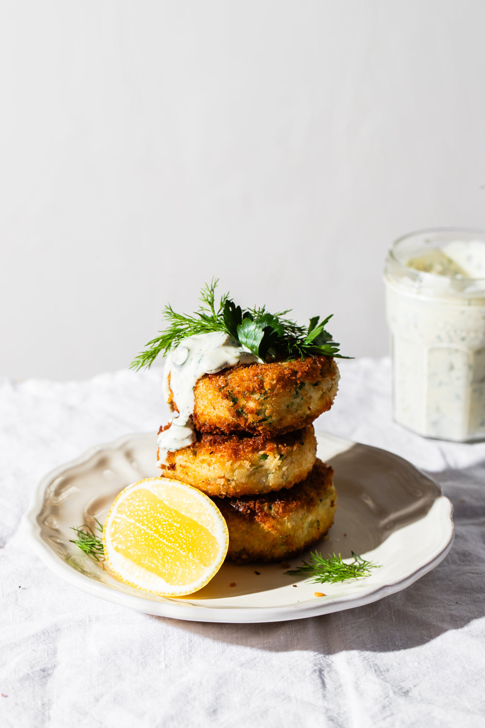 Fish cakes with tangy tartare sauce