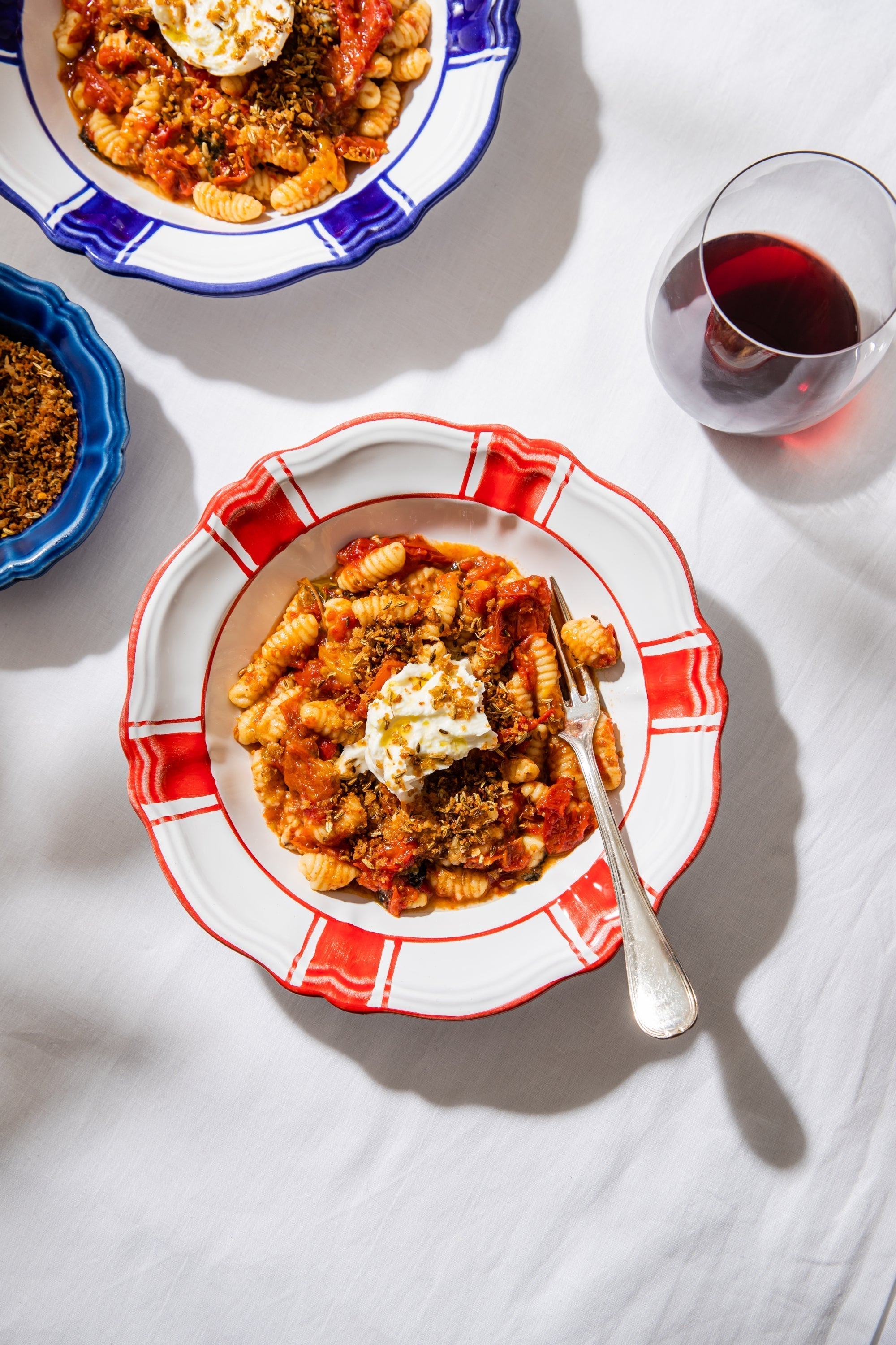 Roasted tomato sauce with crunchy Italian topping