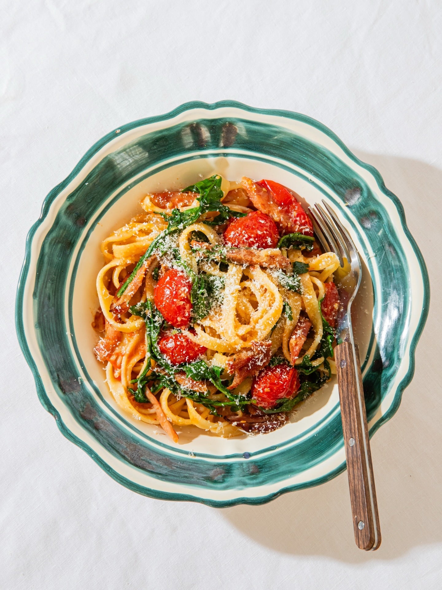 Ham, cherry tomato and rocket pasta