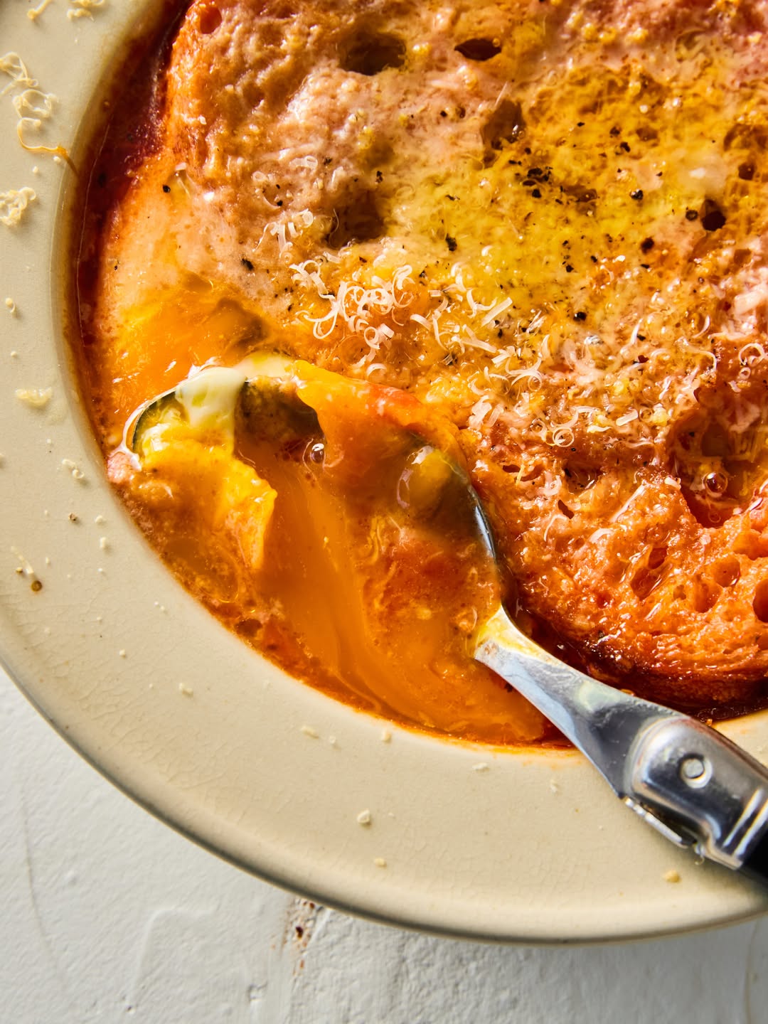 Zuppa pavese rossa